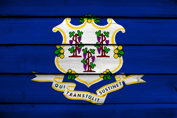 Connecticut Devlet bayrağı ahşap arka plan üzerinde — Stok fotoğraf