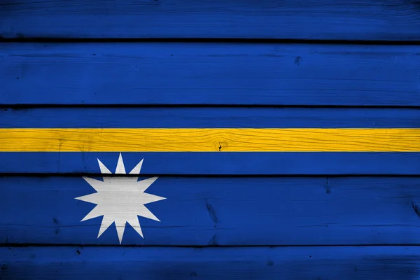 Drapeau Nauru sur fond bois — Photo