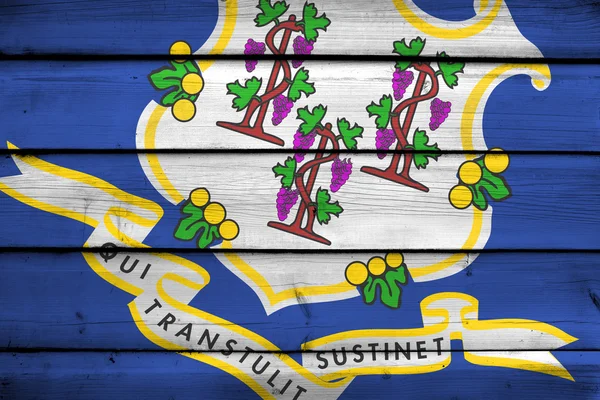 Connecticut Devlet bayrağı ahşap arka plan üzerinde — Stok fotoğraf