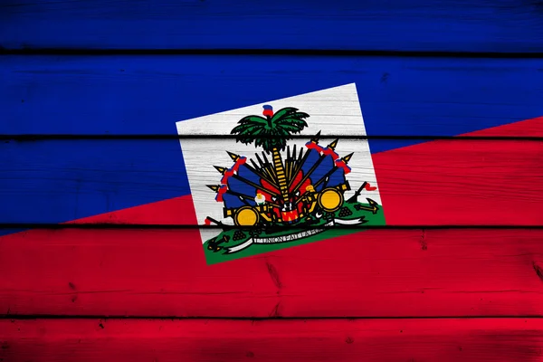 Haiti Flagge auf Holz Hintergrund — Stockfoto