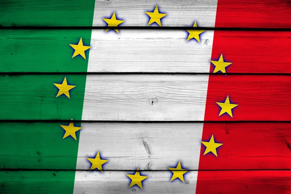 イタリアとウッドの背景に欧州連合の旗 — ストック写真