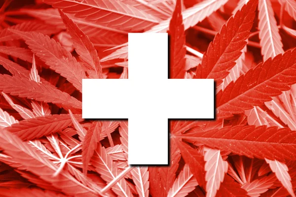 Svizzera Bandiera su sfondo cannabis. Politica sulle droghe. Legalizzazione della marijuana — Foto Stock