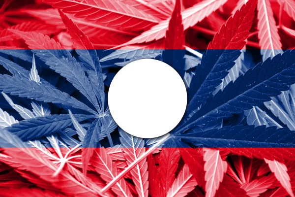 Laos Drapeau sur fond de cannabis. Politique sur les drogues. Légalisation de la marijuana — Photo