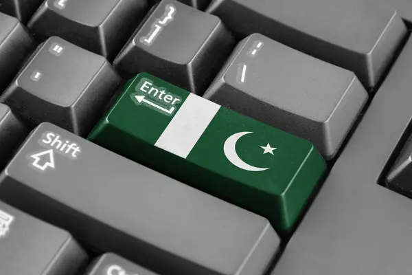 Taste mit pakistanischer Flagge eingeben — Stockfoto