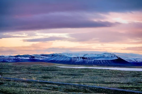 在冰岛火山口前的Krafla Lava油田 — 图库照片