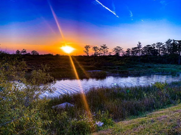 Красочный Болотный Закат Луизиане Отражающий Американские Ценности — стоковое фото