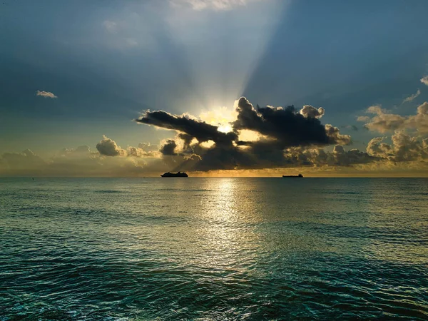 Nave Océano Atardecer Océano — Foto de Stock