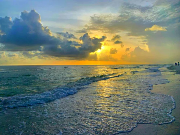位于佛罗里达州圣马可岛虎尾海滩的落日 — 图库照片