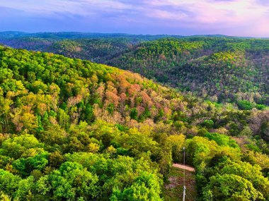 Eureka Springs, Arkansas 'ta gözcü kulesinden renkli gün batımı