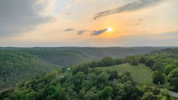 Kleurrijke Zonsondergang Eureka Springs Arkansas Vanaf Een Uitkijktoren — Stockfoto