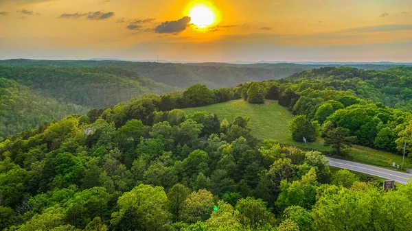Eureka Springs, Arkansas 'ta gözcü kulesinden renkli gün batımı