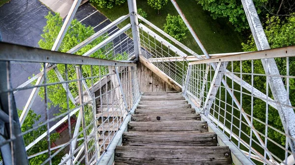 Torre Alta Con Escaleras Metal Que Conducen Una Plataforma Observación — Foto de Stock