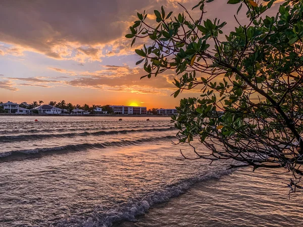 Sonnenuntergang Über Den Mangroven Und Meertrauben Auf Jupiter Island Florida — Stockfoto