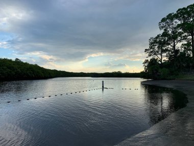 Jonathan Dickenson Eyalet Parkı 'nda gün batımı