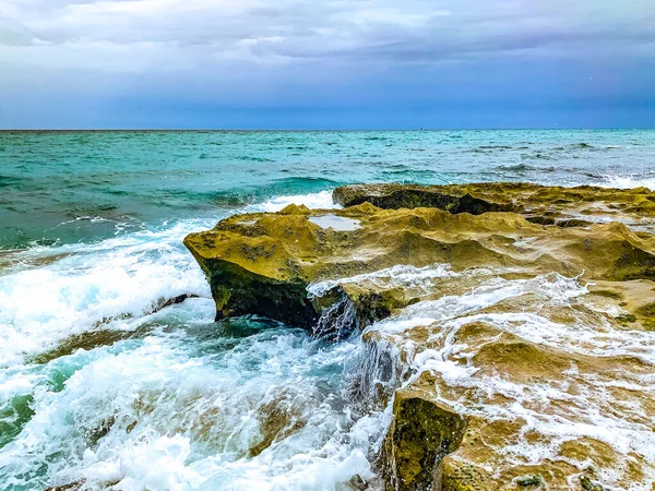 Waves Splash Cliffs Summer Royalty Free Stock Images