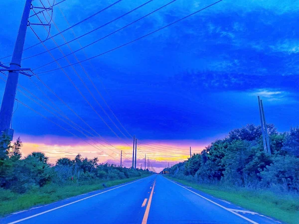 Vista Carretera Vacía Por Noche Durante Puesta Del Sol — Foto de Stock