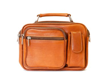 Beyaz bir arka planda izole edilmiş kahverengi renkli erkek eskici çanta..