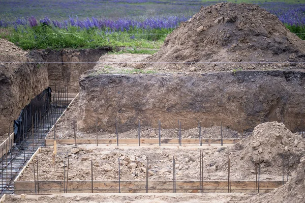 Början Byggandet Huset Med Förberedelse Att Hälla Betong Grunden Den — Stockfoto