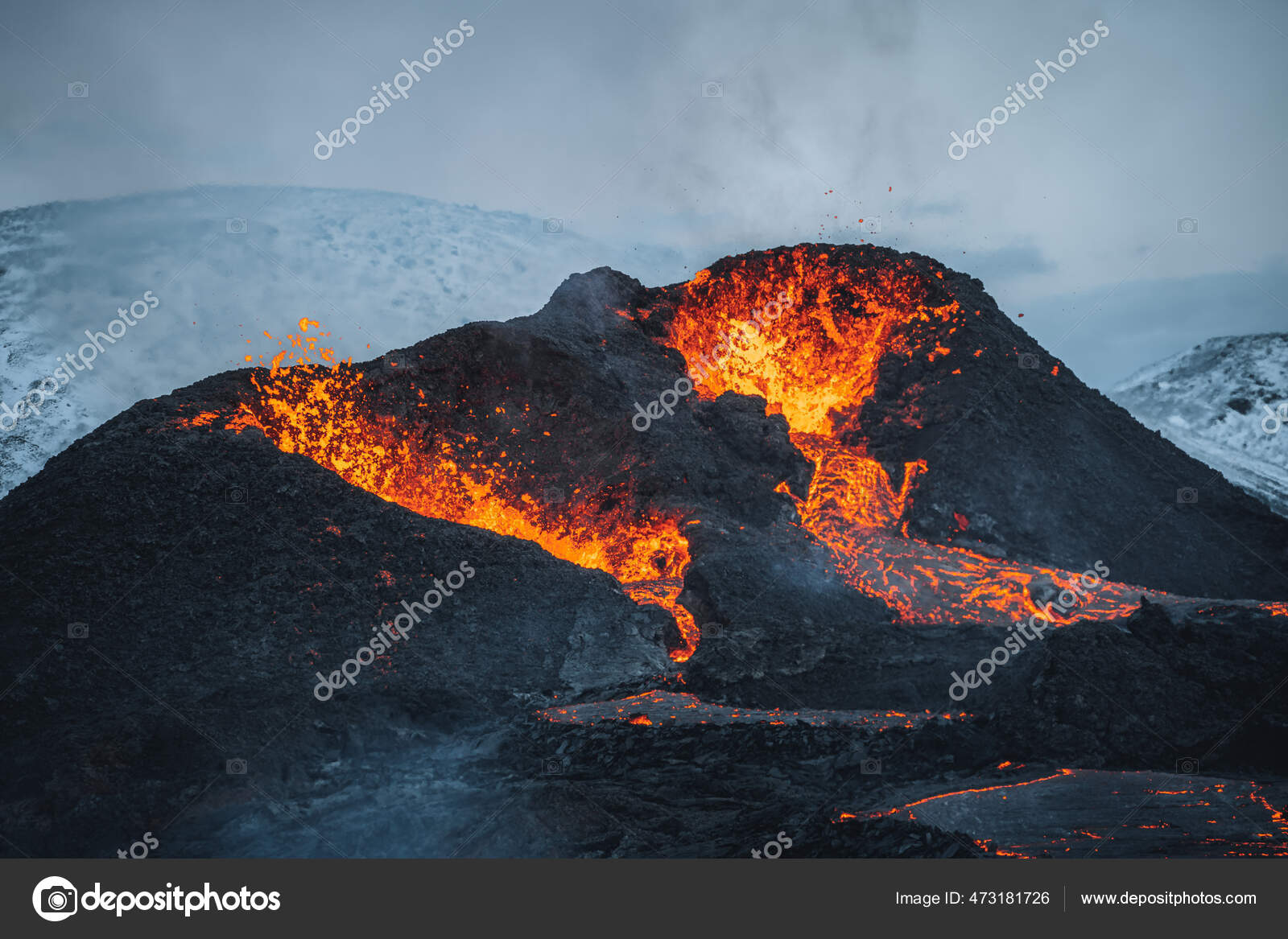 Hot　by　The　out　is　lava　the　volcano　close　valley　eruption　magma　of　Grindavik　©mathias_berlin　the　2021.　in　and　and　Photo　Fagradalsfjall　to　Stock　located　473181726　coming　crater.　Geldingadalir　Volcanic　Iceland　Reykjavik.