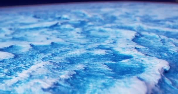 Détail extrême surface de gros plan de plâtre décoratif bleu vague texturée — Video