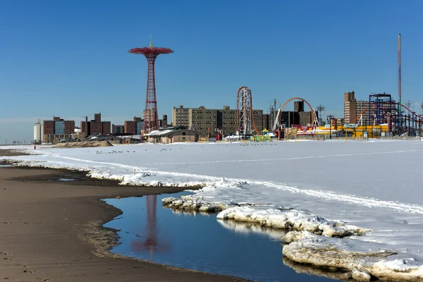 Plage de Coney Island avec neige — Photo