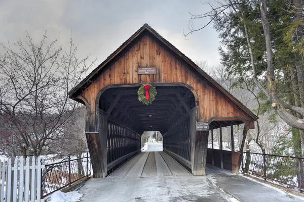 Orta üstü kapalı köprü - Vermont — Stok fotoğraf