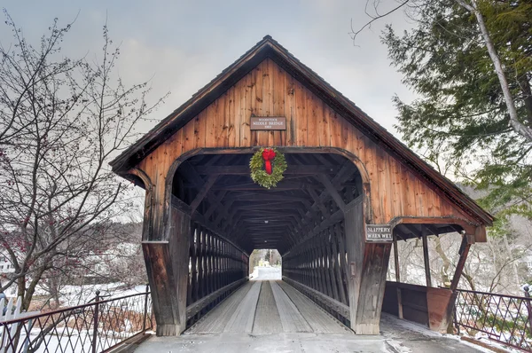 Orta üstü kapalı köprü - Vermont — Stok fotoğraf