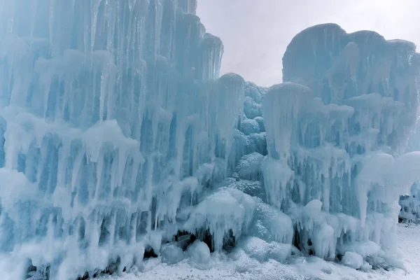 Průsvitné Blue Ice Castle — Stock fotografie