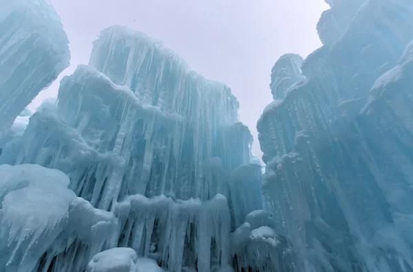 Przezroczyste Blue Ice Castle — Zdjęcie stockowe