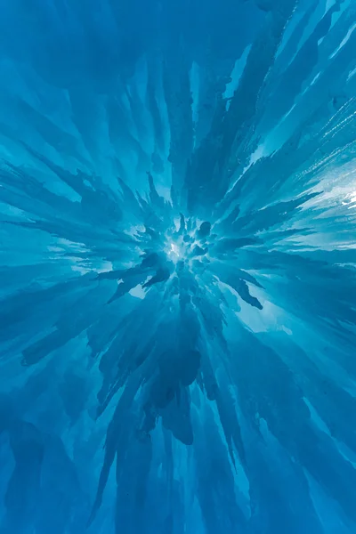 Przezroczyste Blue Ice Castle — Zdjęcie stockowe