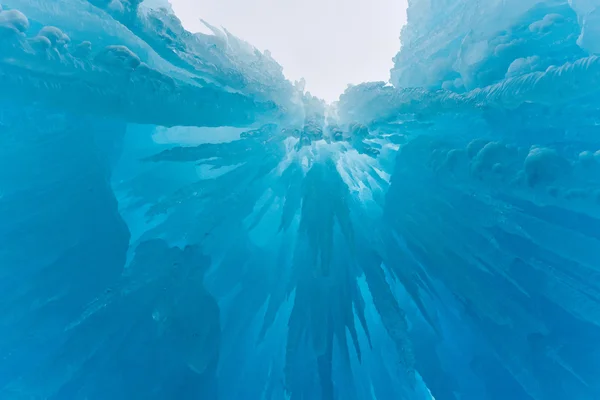 Château de glace bleu translucide — Photo