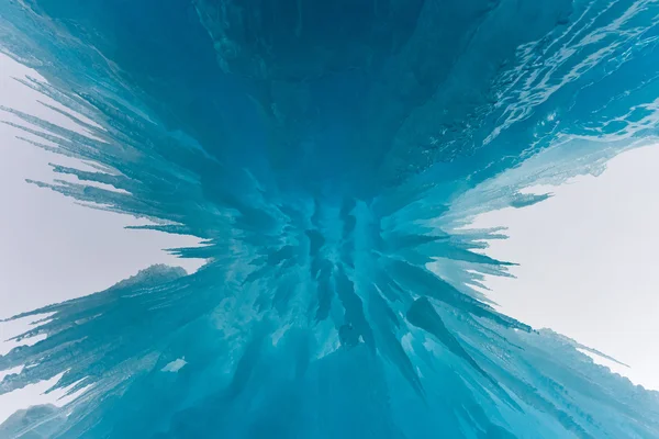 Château de glace bleu translucide — Photo