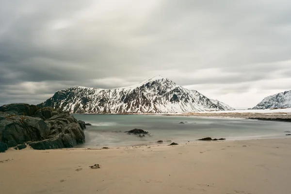 Skagsanden ビーチ、ノルウェーのロフォーテン諸島 — ストック写真