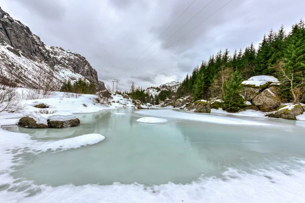 Storvatnet see - lofoten inseln, norwegen — Stockfoto