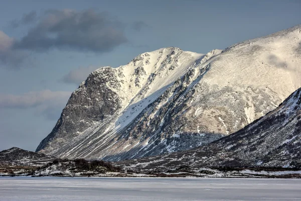 Hauklandsvatnet、ノルウェーのロフォーテン諸島 — ストック写真