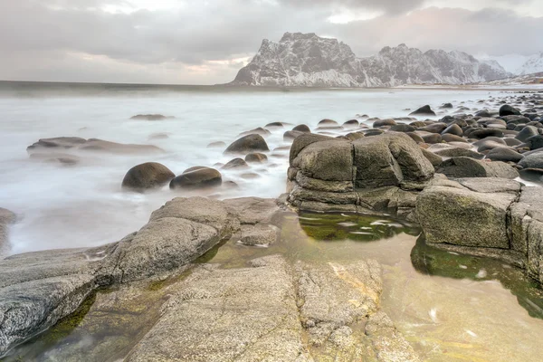 Пляж Утаклеев, Лофские острова, Норвегия — стоковое фото