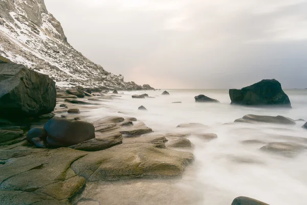 Playa de Utakleiv, Islas Lofoten, Noruega — Foto de Stock