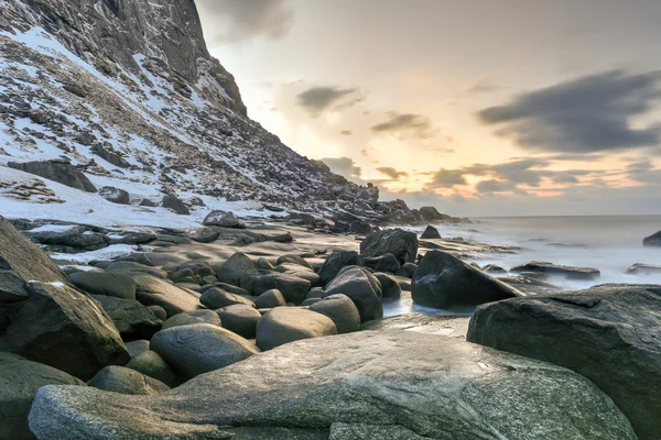 Praia de Utakleiv, ilhas Lofoten, Noruega — Fotografia de Stock