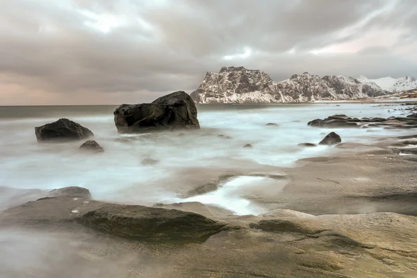 Utakleiv strand, lofoten inseln, norwegen — Stockfoto