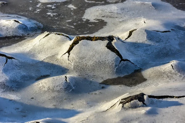 Rock Cracking Ice, Lofoten Islands, Noruega — Fotografia de Stock