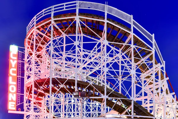 Cyclone Rollercoaster - New York City — Stock Photo, Image
