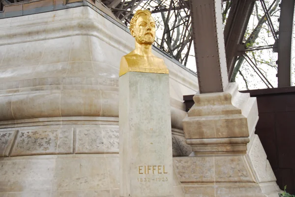Gustave Eiffel Bust - París, Francia —  Fotos de Stock