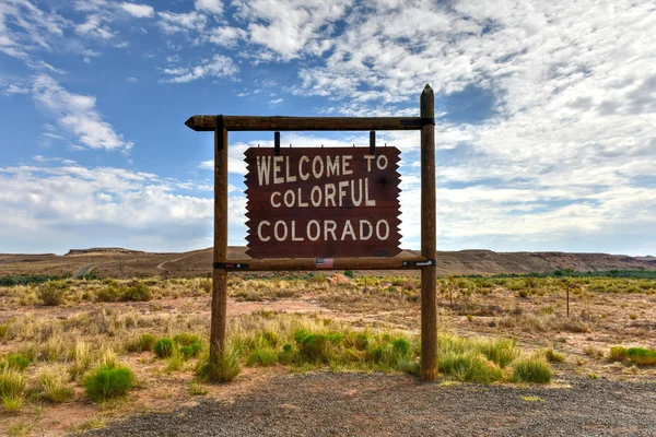 Ласкаво просимо на барвисті Колорадо знак — стокове фото