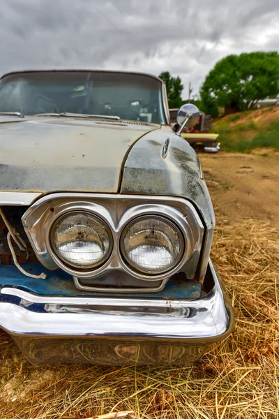 Arrugginimento auto in Junk Yard — Foto Stock