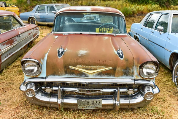 Coche oxidante en Junk Yard — Foto de Stock