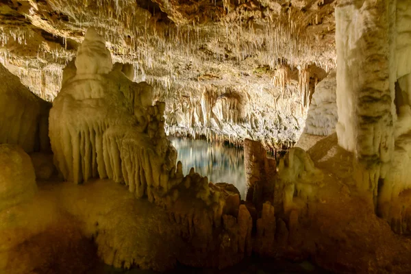 Cueva de cristal en las Bermudas — Foto de Stock