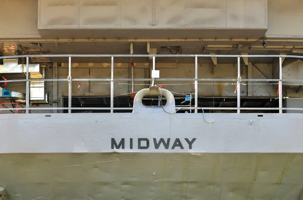 Ussミッドウェイ Uss Midway アメリカ海軍の航空母艦 第二次世界大戦後1週間後に就役し 現在は博物館船となっている — ストック写真
