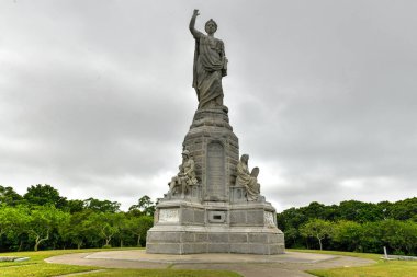 Plymouth, Massachusetts 'teki Atalarımızın Ulusal Anıtı, 1889' da Pilgrim Cemiyeti tarafından dikildi.