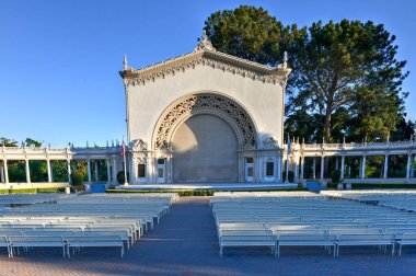 Açık Hava Spreckels Organ, dünyanın en büyük boru organı, tamamen açık bir mekanda. Balboa Park, San Diego, California.