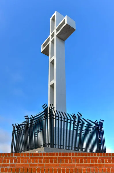 加利福尼亚州圣地亚哥La Jolla的Soledad山上的混凝土十字架 — 图库照片